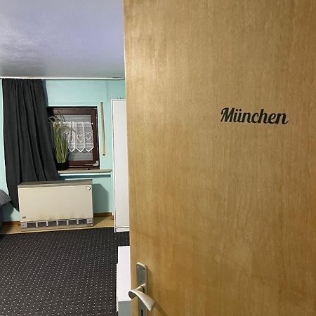 Chambre Avec 3 Lits Tréveris Exterior foto