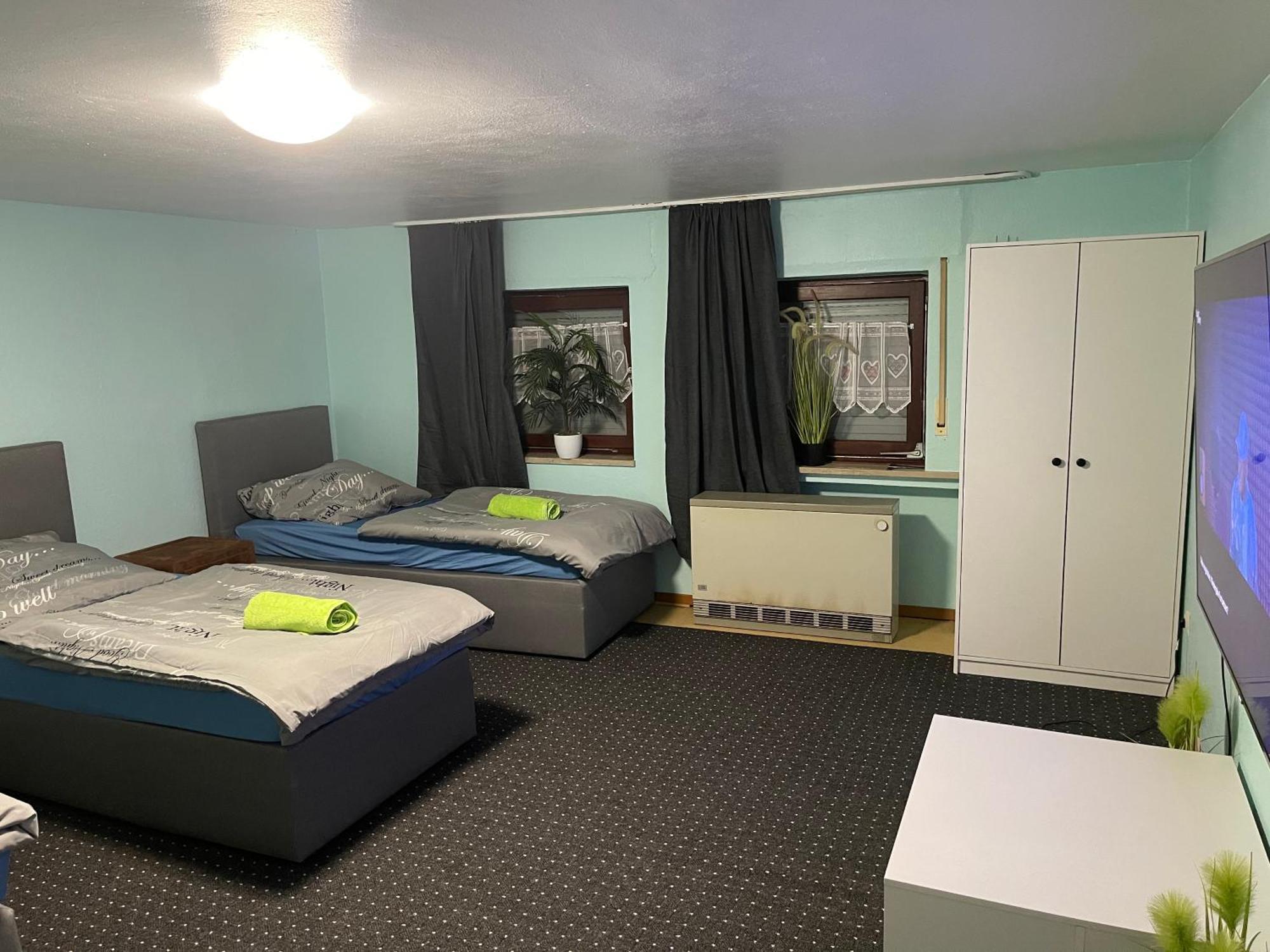 Chambre Avec 3 Lits Tréveris Exterior foto